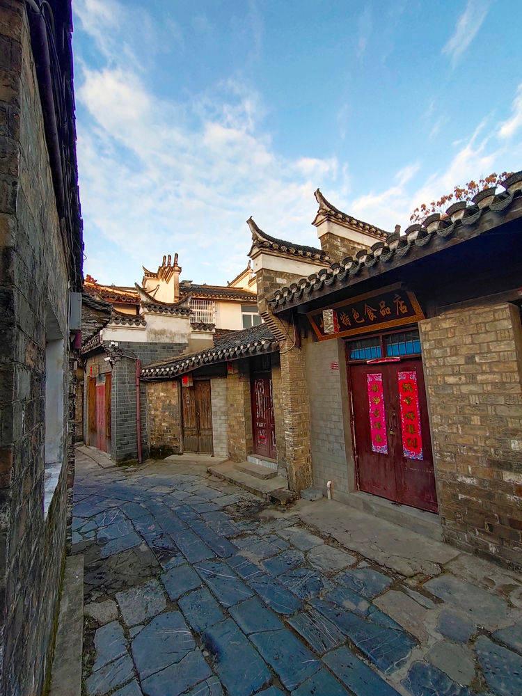 《千古玦尘》开播，周冬雨、许凯领衔主演，为何迎来清一色差评？游戏画面